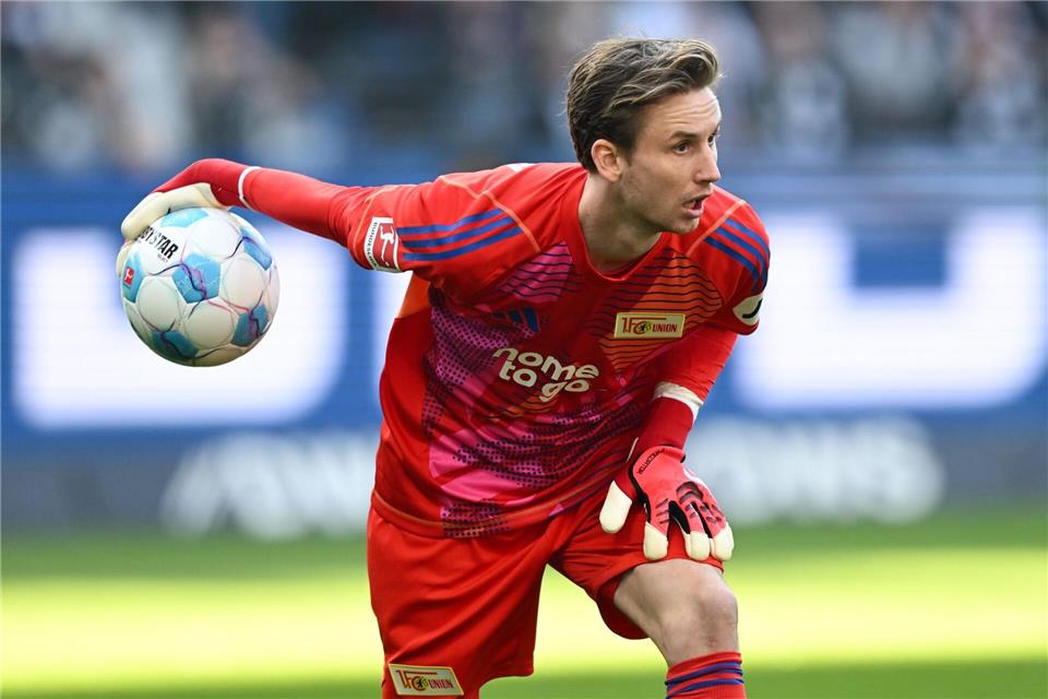 Union-Torhüter Frederik Rönnow setzte mit dem Mannschaftstraining aus.Arne Dedert/dpa