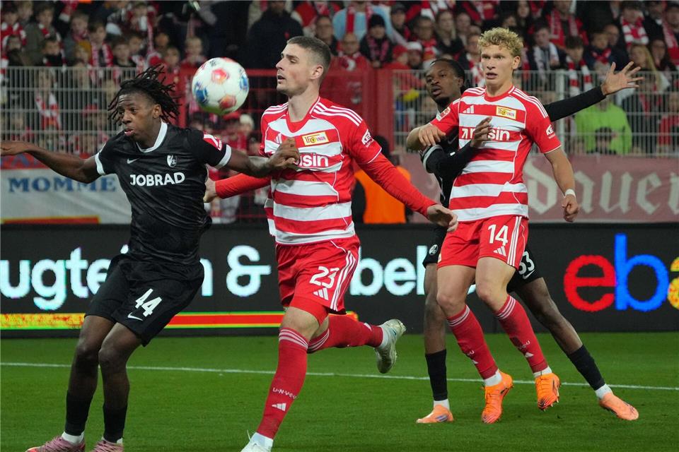 Video-Schiri kassiert Tore ein: Union gegen Freiburg 0:0 Unions Andrej Ilic wurde ein Tor aberkannt. Soeren Stache/dpa