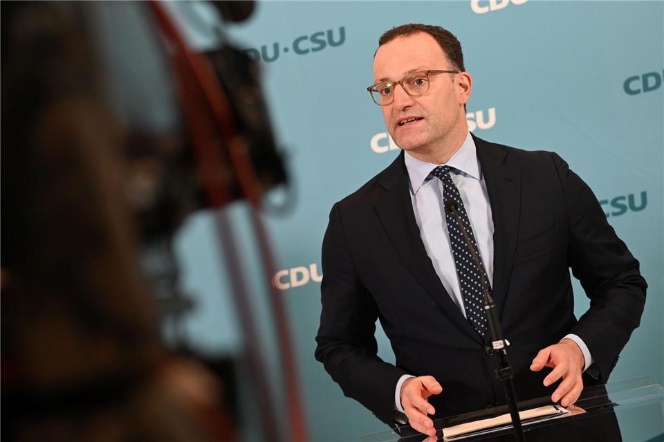 Koalitionsstreit über Wehrdienst eskaliert Unionsfraktionschef Jens Spahn zeigte sich am Nachmittag noch optimistisch. Niklas Graeber/dpa