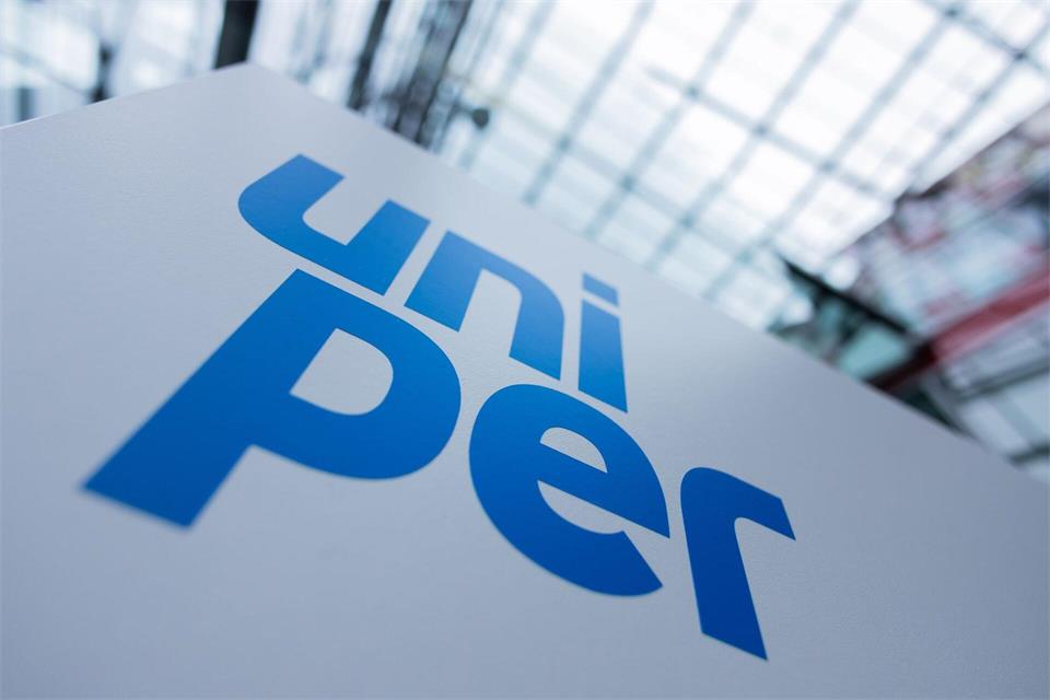 Uniper will in den kommenden Jahren große Mengen Öko-Flugtreibstoff aus Dänemark beziehen. (Symbolbild)Rolf Vennenbernd/dpa
