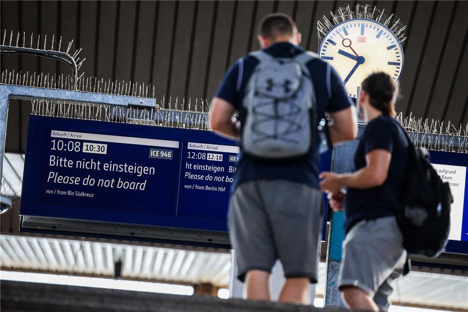 Unklar ist, wann die Strecke wieder freigegeben wirdChristoph Reichwein/dpa
