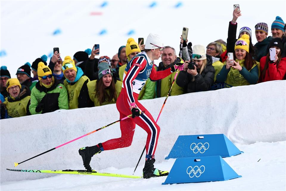 Unnachahmlich: Johannes Hoesflot Klaebo dominiert.Daniel Karmann/dpa