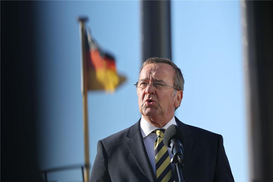 „Unsere Marine ist richtig gut darin, Minen aufzuspüren und zu räumen“: Boris Pistorius bereitet einen möglichen Einsatz in der Straße von Hormus vor. (Archivbild)Christian Charisius/dpa