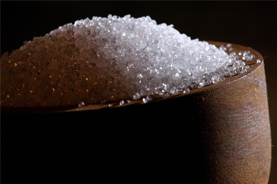 Unter Birkenzucker verbirgt sich ein hoch verarbeitetes Produkt - oft aus Maiskolbenresten oder Stroh. Franziska Gabbert/dpa-tmn