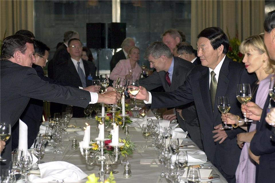 Unter Ex-Ministerpräsident Zhu Rongji läutete China seinen wirtschaftlichen Aufstieg ein. (Archivbild) picture-alliance / dpa