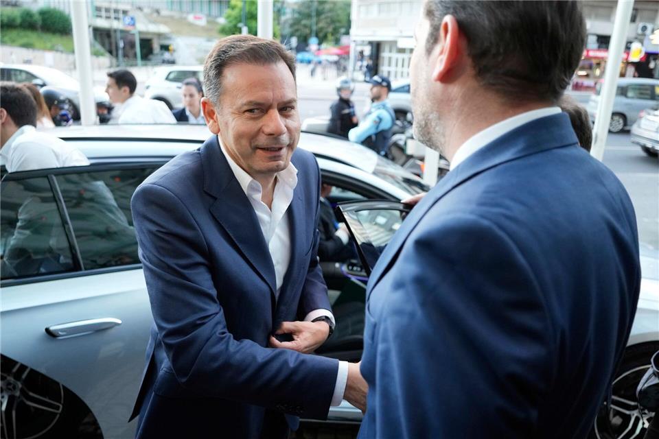 Unter Ministerpräsident Montenegro haben es Migranten in Portugal künftig schwerer. (Archivbild)Armando Franca/AP/dpa