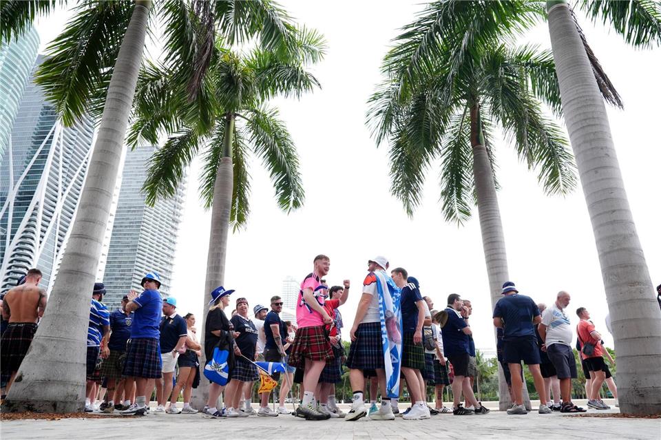 Unter Palmen: Schottische Fans in Miami.Andrew Milligan/PA Wire/dpa