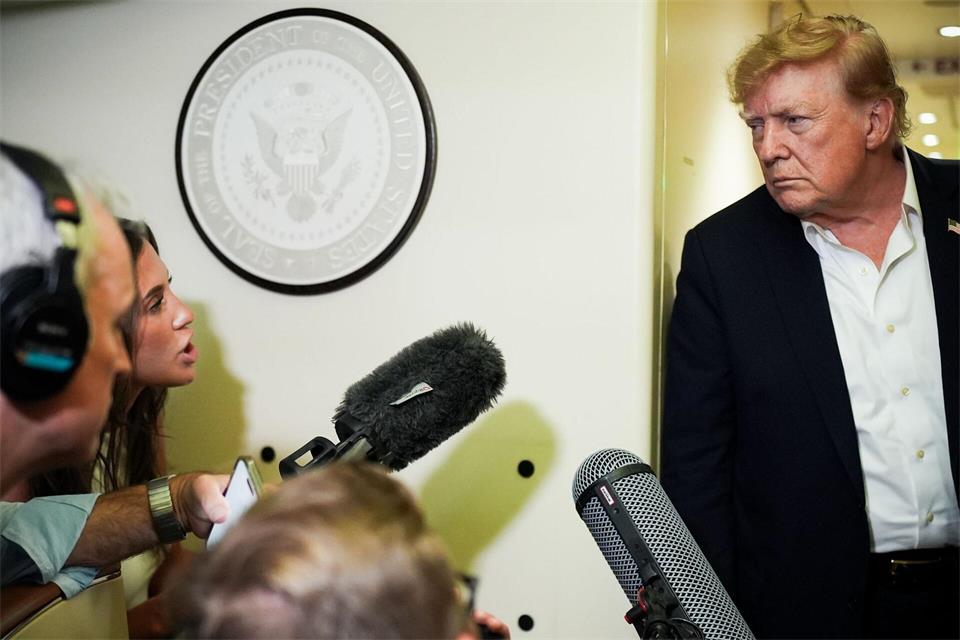 Unter Präsident Trump wird der Klimaschutz in den USA weiter abgebaut. (Archivbild)Julia Demaree Nikhinson/AP/dpa