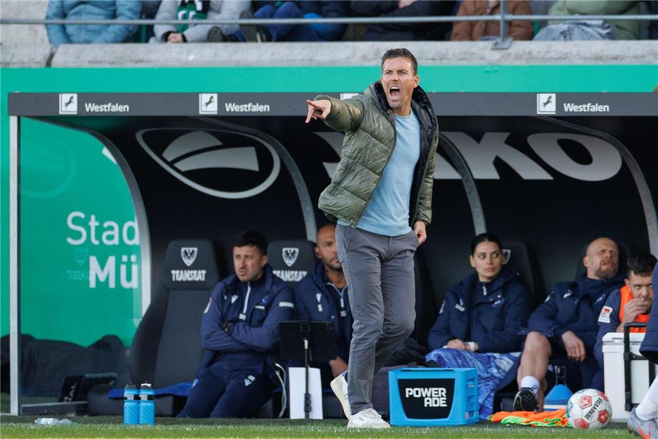 Unter Strom: Karlsruhes Trainer Christian Eichner in Münster.Friso Gentsch/dpa