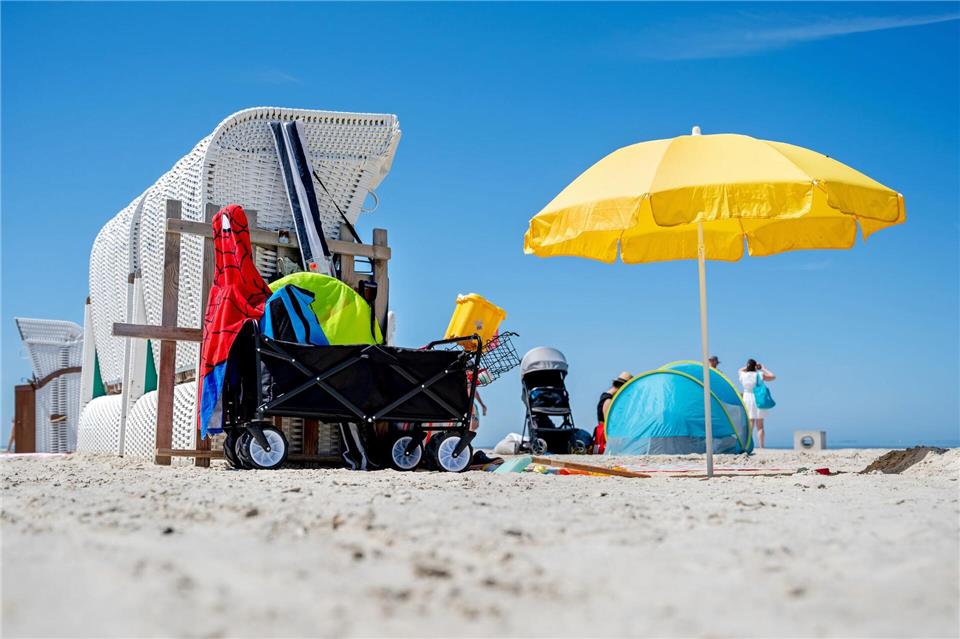 Unter Touristikern beschreibt die Wortneuschöpfung „Coolcation“ ein Reiseverhalten, bei dem Urlauber bewusst kühlere Ferienregionen ohne Hitzerisiko aufsuchen. (Archivbild) Hauke-Christian Dittrich/dpa