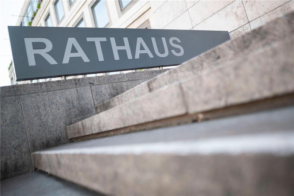 Unter anderem sollen die Hunde- und die Zweiwohnsitzsteuer hochgeschraubt werden.(Archiv)Edith Geuppert/dpa