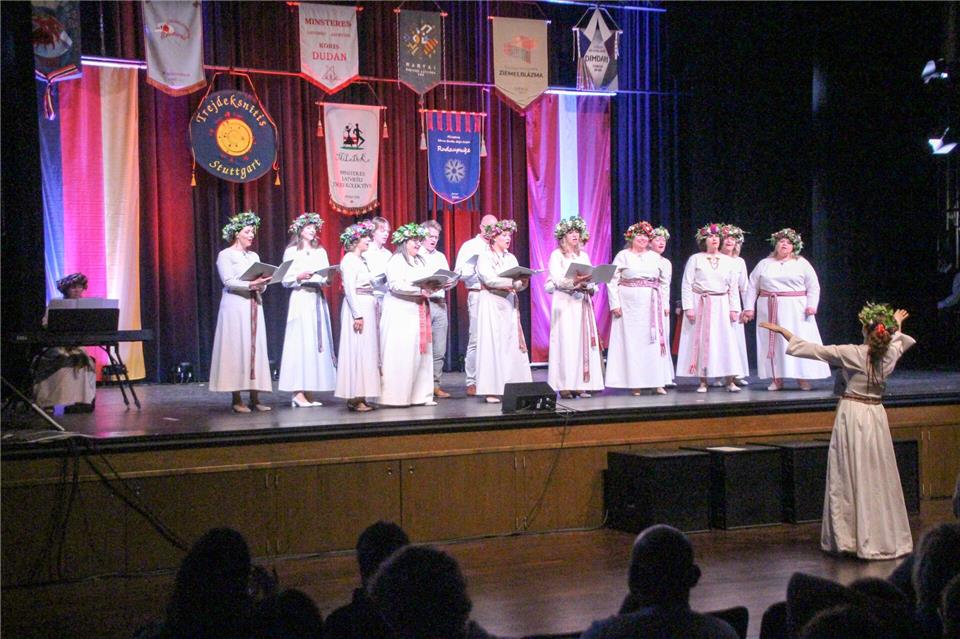 Unter anderem trat der lettische Chor „Dudan“ aus Münster in der Stadthalle auf.