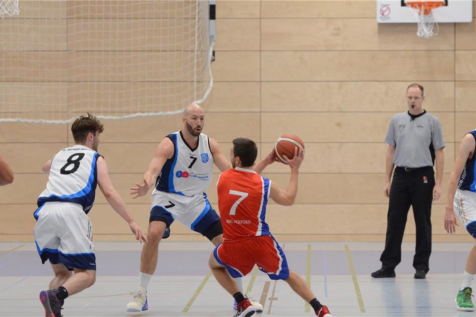 Unter beiden Körben ein enorm wichtiger Spieler: Steffen Döhler hat am Samstagnachmittag mit dem RSV Borken die SG Telgte-Wolbeck Baskets zu Gast.
