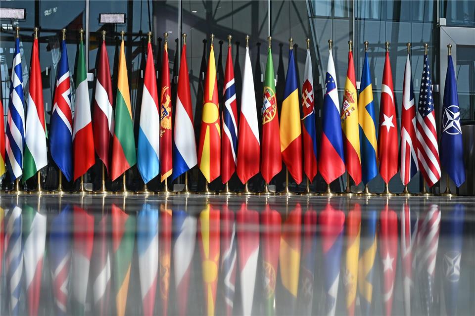 Unter dem Druck der USA erhöhen die europäischen Nato-Staaten und Kanada ihre Verteidigungsausgaben. Der Zuwachs wird aber schon wieder schwächer. (Archivbild)Anna Ross/dpa