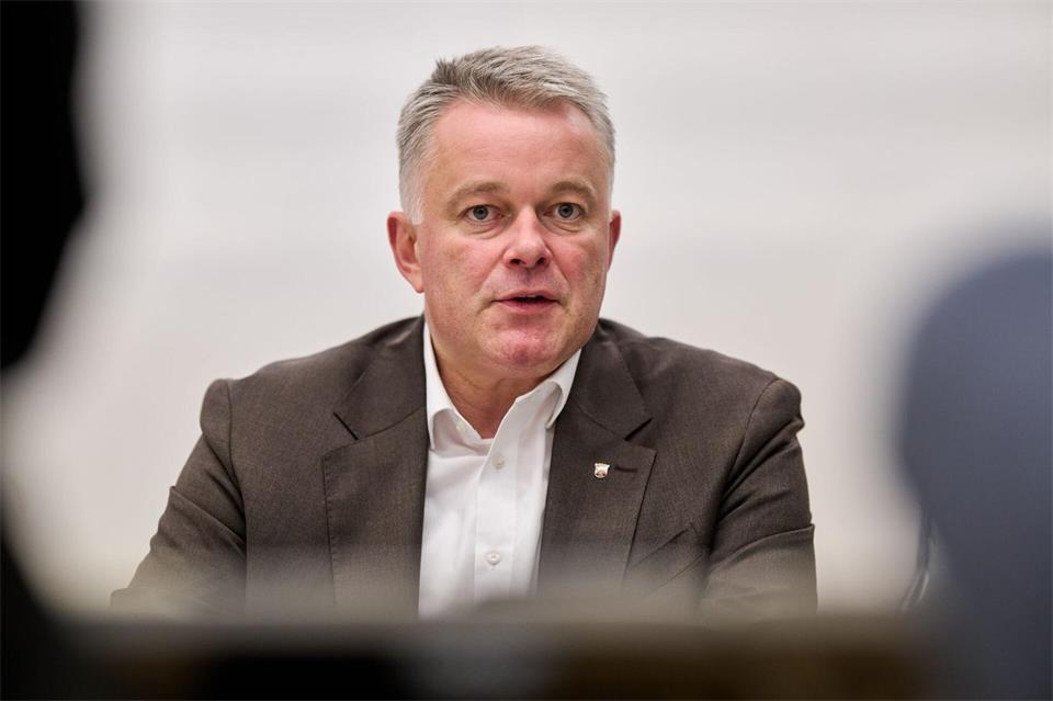 Unter dem Vorsitz des rheinland-pfälzischen Regierungschef Schnieder treffen sich die Ministerpräsidenten in Berlin. (Archivbild) Sebastian Gollnow/dpa