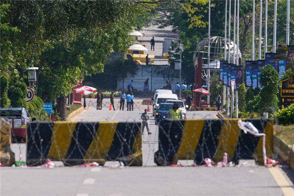 Unter hohen Sicherheitsvorkehrungen beginnen die Friedensgespräche in Islamabad.Anjum Naveed/AP/dpa