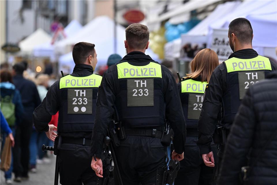 Wochenende im Zeichen der Zwiebel Unter verschärften Sicherheitsvorkehrungen wird in diesem Jahr der dreitägige Weimarer Zwiebelmarkt gefeiert.Martin Schutt/dpa