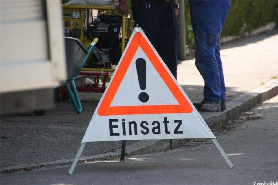 Unterhalb des Gehwegs wurde ein kleines Leck geschlossen.
