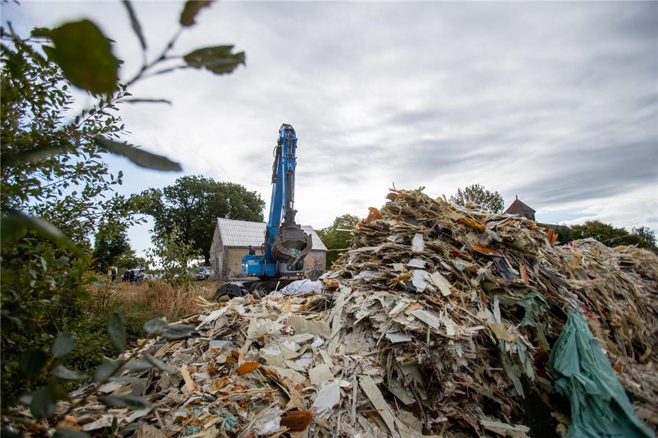 Unternehmen aus dem Weserbergland stehen im Verdacht, für illegale Mülltransporte verantwortlich zu sein. (Symbolbild)Pryèek Vladimír/CTK/dpa