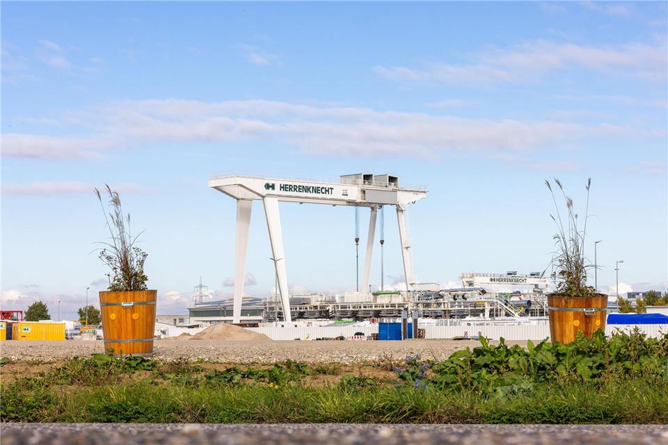 Unternehmensgründer Martin Herrenknecht sieht die Blumenkübel als Verkehrshindernisse. Philipp von Ditfurth/dpa