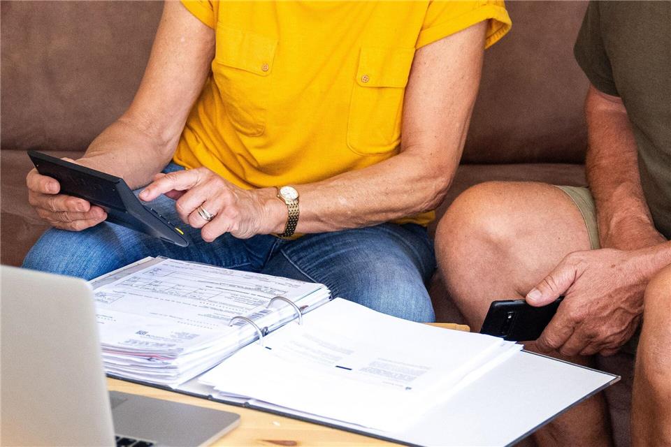 Unterstützung für die Enkel? Greifen Großeltern Monat für Monat finanziell unter die Arme, kann ihnen das unter Umständen Steuern sparen.picture alliance/dpa/dpa-tmn