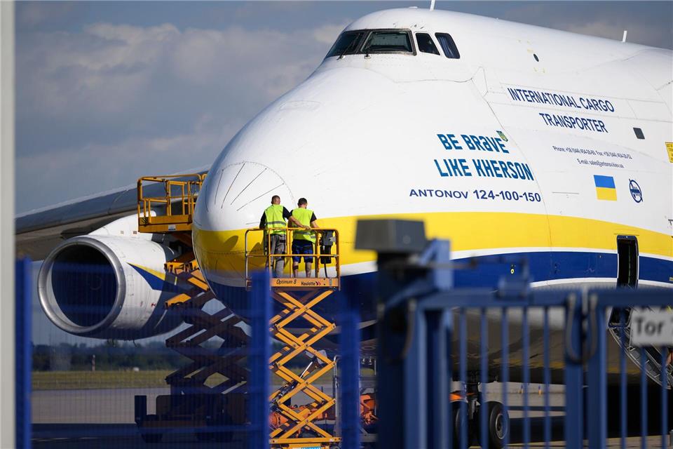 Untersuchung nach Drohnenfund nahe ukrainischer Antonov Hendrik Schmidt/dpa