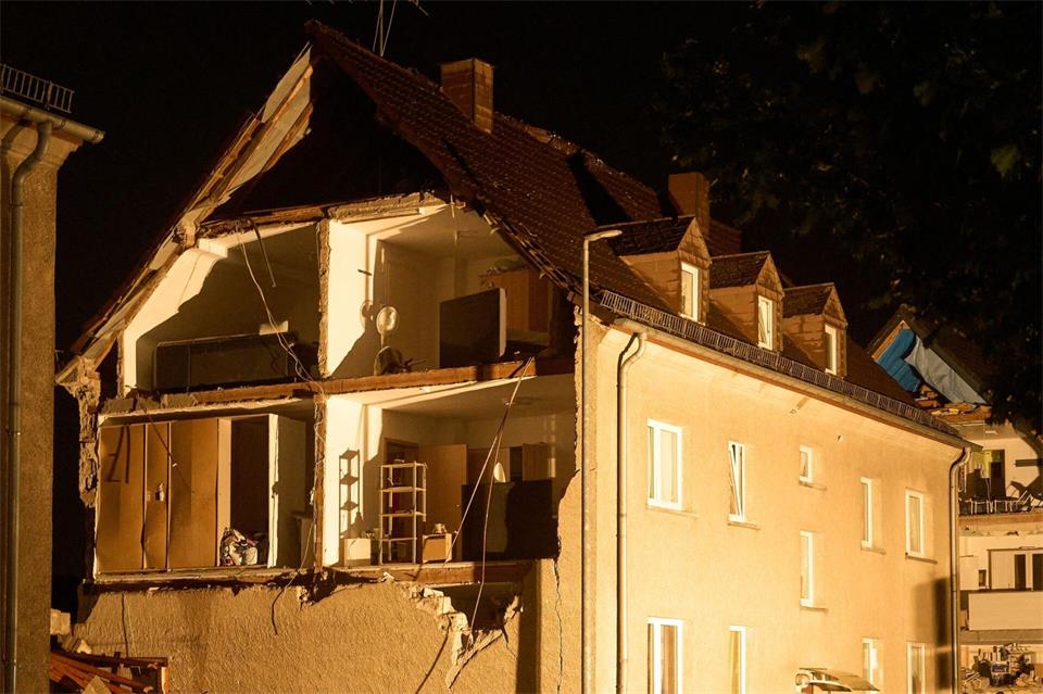 Unwetter haben in der Nacht in Höhr-Grenzhausen heftige Schäden angerichtet.Thomas Frey/dpa