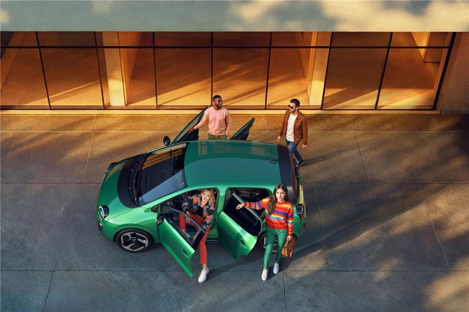 Urbane Mobilität: Der neue Renault Twingo erinnert optisch ein wenig an die Ikone der 90er Jahre - jetzt mit vier Türen. Renault SAS/dpa-tmn