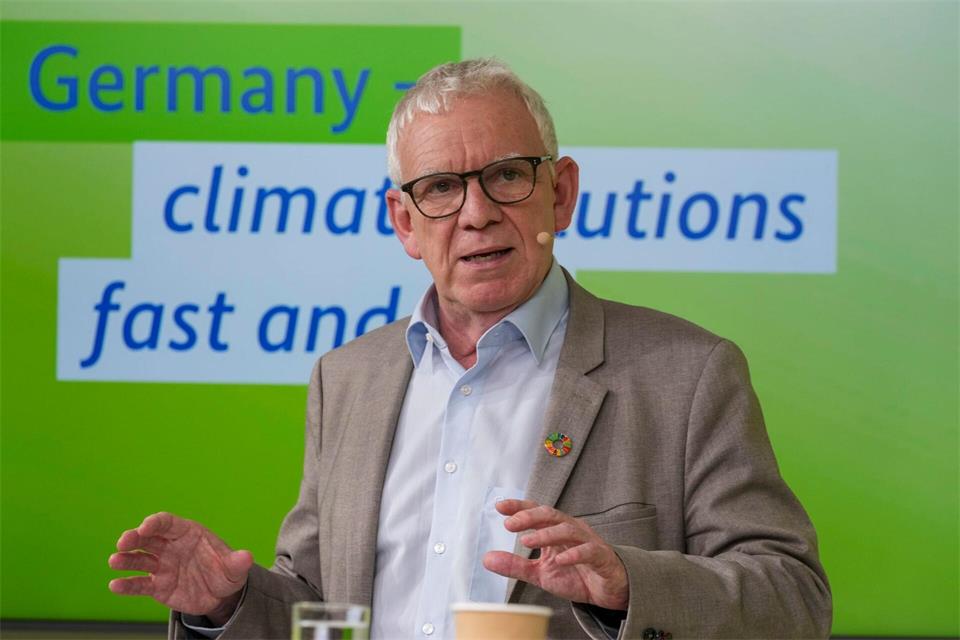 „Urgestein der deutschen Umwelt- und Klimapolitik“: Jochen Flasbarth (Archivbild) Sergei Grits/AP/dpa