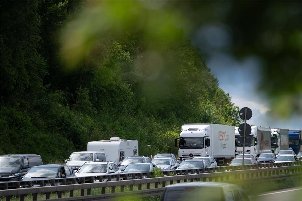 Urlauber aus anderen Bundesländern wollen durch Baden-Württemberg in den Süden fahren. (Symbolbild)Markus Lenhardt/dpa