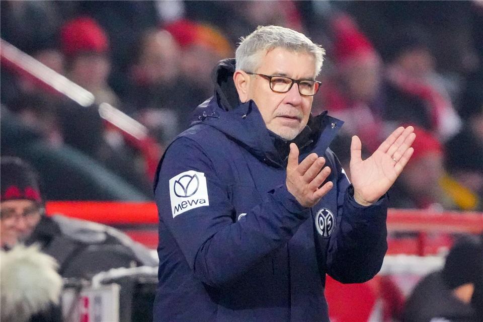 Urs Fischer ist mit dem FSV Mainz 05 im Kellerduell gegen den 1. FC Heidenheim gefordert.Soeren Stache/dpa