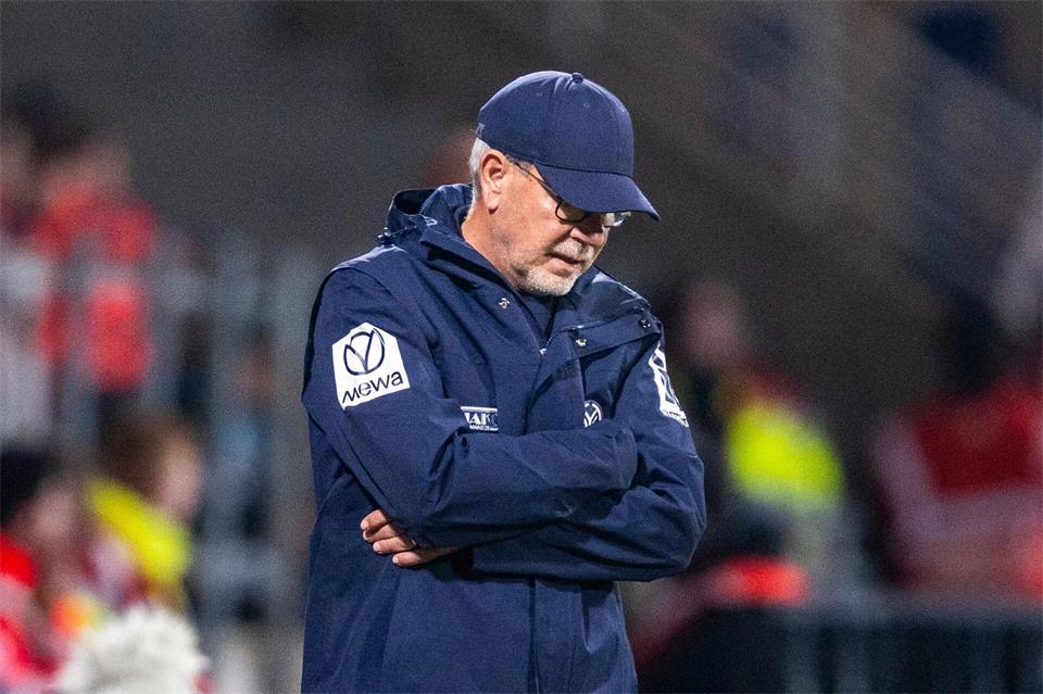 Urs Fischer und der FSV Mainz 05 hoffen in Elversberg auf eine Reaktion nach dem Pokal-Aus.David Inderlied/dpa