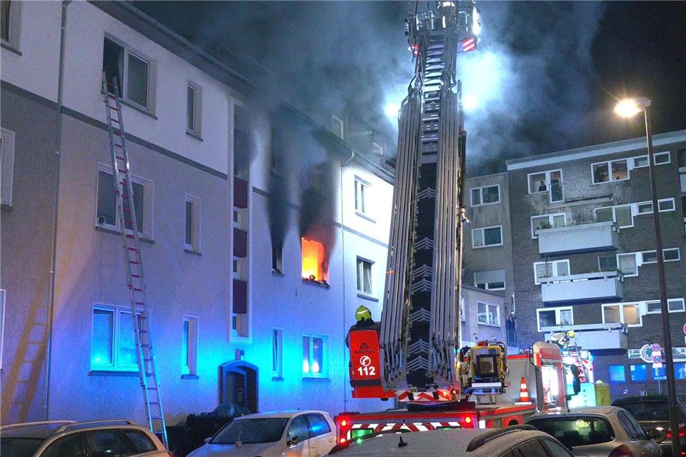 Ursache für den schweren Brand in Bottrop war laut Polizei ein Unglücksfall.M. Weber/WTVnews_Bottrop/dpa