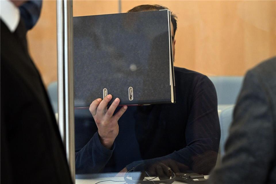 Urteil gegen zwei mutmaßliche IS-Terroristen verkündet. (Archivbild)Federico Gambarini/dpa