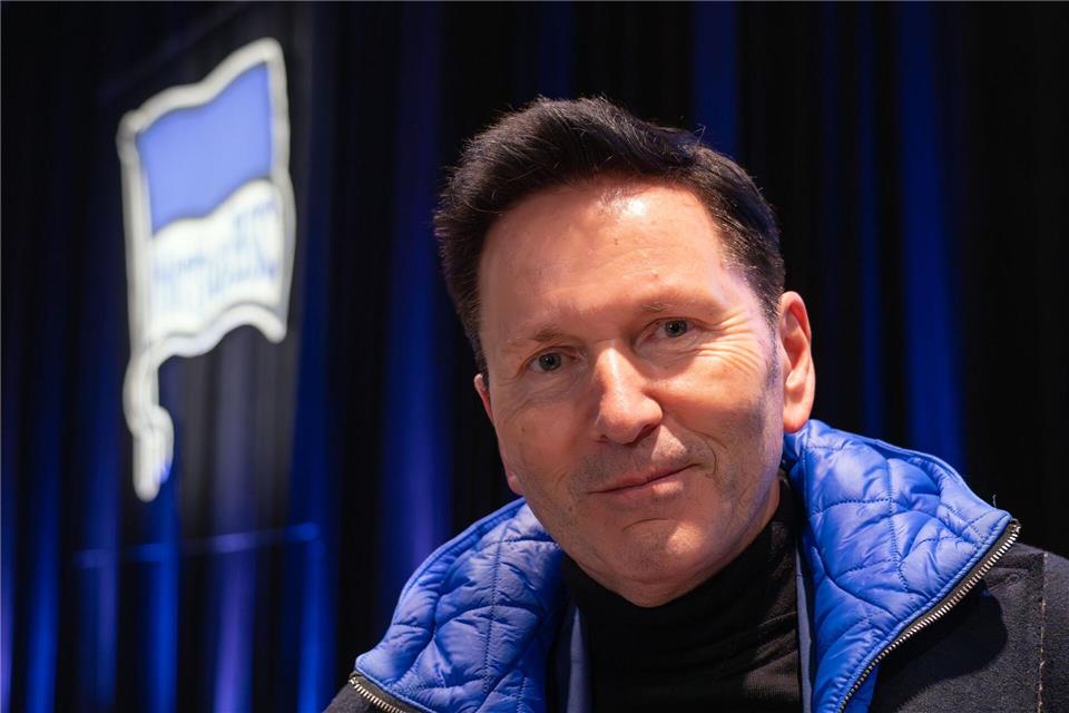 Drescher neuer Hertha-Präsident - Dardai mit neuer Aufgabe Uwe Dinnebier setzte bei seiner Rede auf fehlende Wirtschaftlichkeit bei Hertha BSC.Soeren Stache/dpa