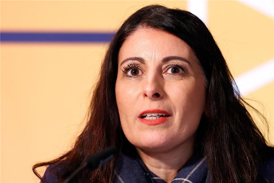 VW-Betriebsratschefin Daniela Cavallo will mit dem Vorstand nun doch über eine Prämie für die Mitarbeiter verhandeln. (Archivbild)Moritz Frankenberg/dpa