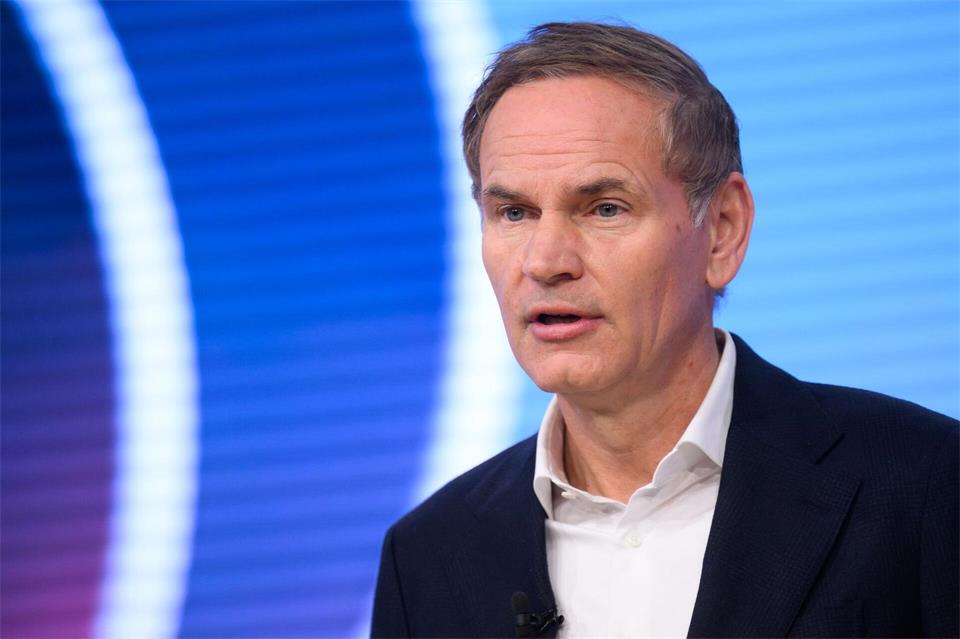 VW-Chef Blume fordert von der Belegschaft Zusammenhalt (Archivbild)Julian Stratenschulte/dpa