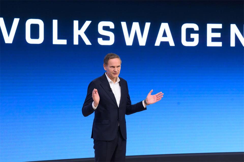 VW-Chef Blume will den Konzern grundlegend umkrempeln. (Archivbild)Julian Stratenschulte/dpa