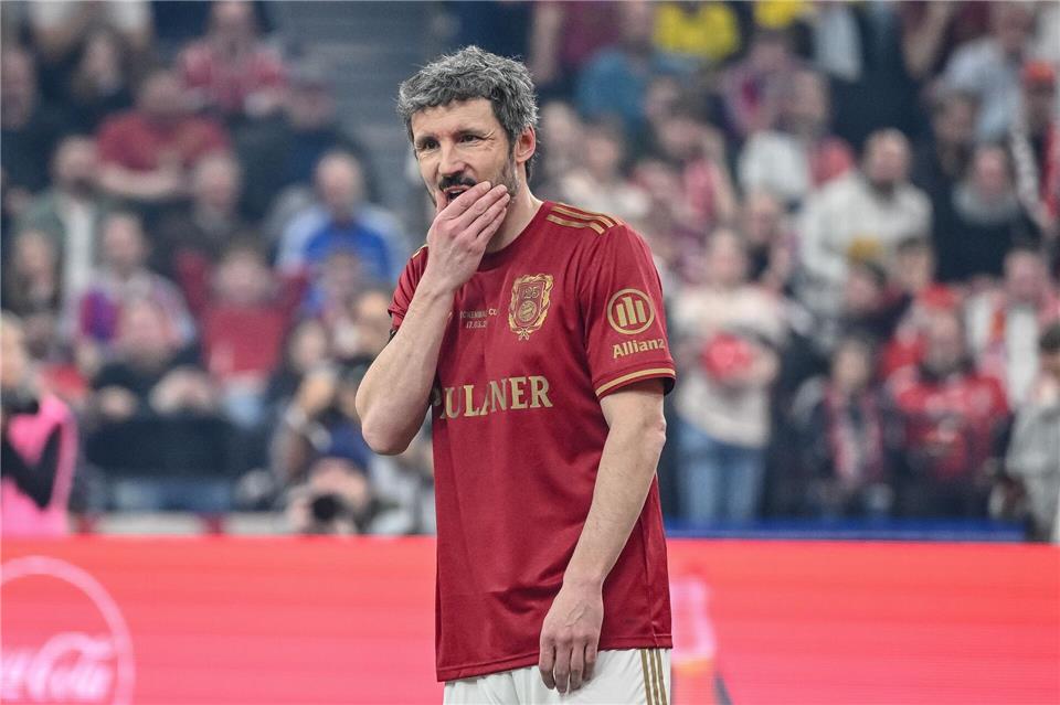 Van Bommel ist Belgiens Topkandidat für die Garcia-Nachfolge. (Archivbild)Harry Langer/dpa