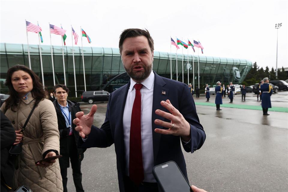 Vance bezeichnet einen Sturz der iranischen Führung als Sache des Volkes. Kevin Lamarque/Pool Reuters/AP/dpa