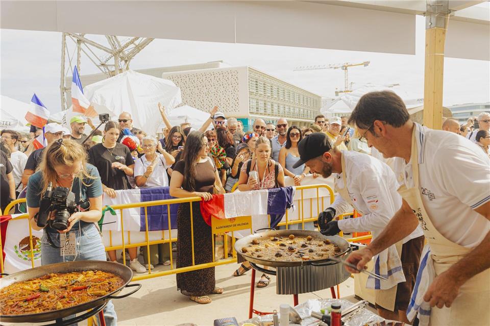 Varianten sind erlaubt, nur Reis muss aus Valencia kommen: Jedes Jahr am 20. September, zur Zeit der Reisernte, wird Valencia zur Welthauptstadt der Paella.Santiago Vidal/Visit Valencia/dpa-tmn