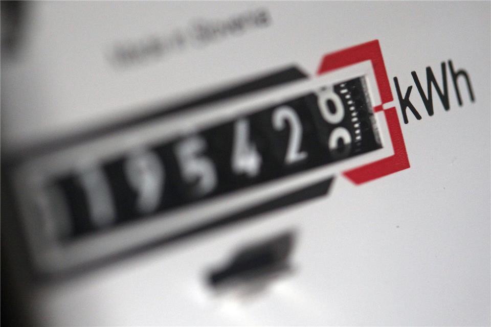 Vattenfalls senkt den Arbeitspreis für Stromkunden in der Grundversorgung nach eigenen Angaben um mehr als 14 Prozent, allerdings steigt der monatliche Grundpreis um fast 18 Prozent. (Symbolbild)Jan Woitas/dpa-Zentralbild/dpa