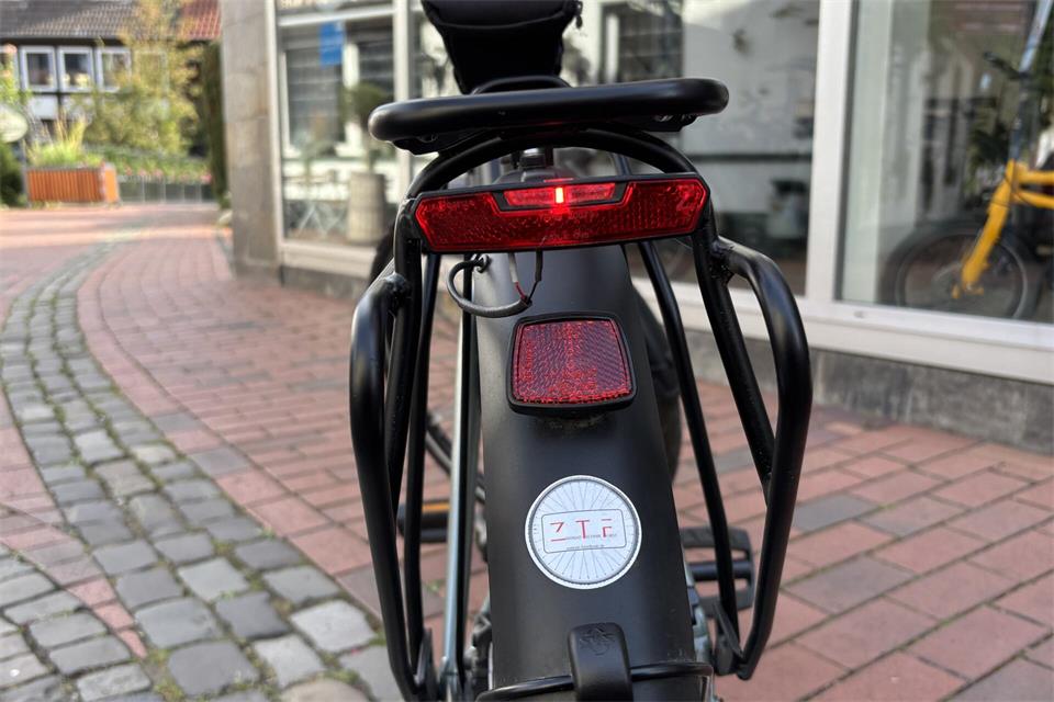 Velo de Ville bietet verschiedene Optionen im Bereich Beleuchtung an, damit Nutzerinnen und Nutzer auch im Dunkeln sicher unterwegs sind.