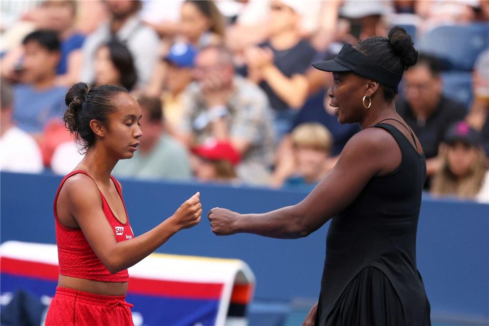 Venus Williams (r) sorgte im Doppel mit Leylah Fernandez (l) für Zuschauerinteresse.Heather Khalifa/AP/dpa