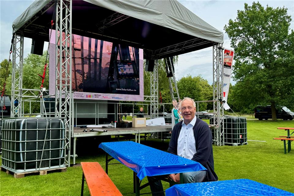 Veranstalter Willi Meyerink freut sich auf das Public Viewing.
