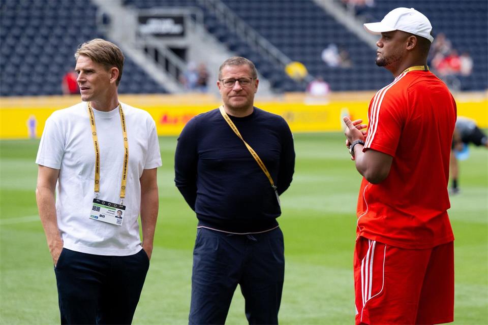 Verantwortlich für die Bayern-Profis: Sportdirektor Christoph Freund (links), Sportvorstand Max Eberl (Mitte) und Trainer Vincent Kompany. (Archivbild)Sven Hoppe/dpa