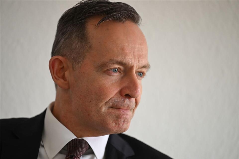 „Verantwortung“ - der Name des Wissing-Buchs spricht Bände. (Archivbild)Arne Dedert/dpa