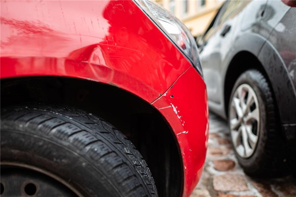 Kfz-Versicherung: Wo es bald teurer werden könnte Verband: Neue Regionalklassen für Kfz-Versicherungen berechnet. (Symbolbild)Robert Michael/dpa