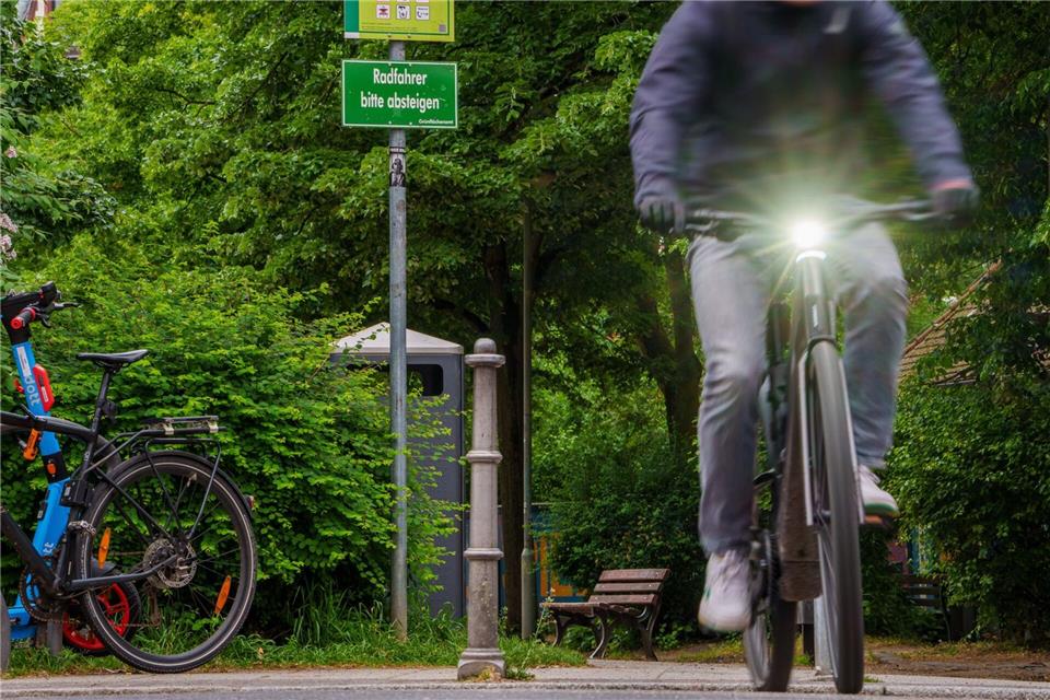 Verbote sind nach Ansicht des Fahrradverbands ADFC nicht sinnvoll.Andreas Arnold/dpa