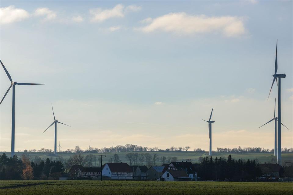 Verbraucher in Thüringen müssen trotz sinkender Entgelte mit steigenden Preisen rechnen. (Archivbild)Jan Woitas/dpa